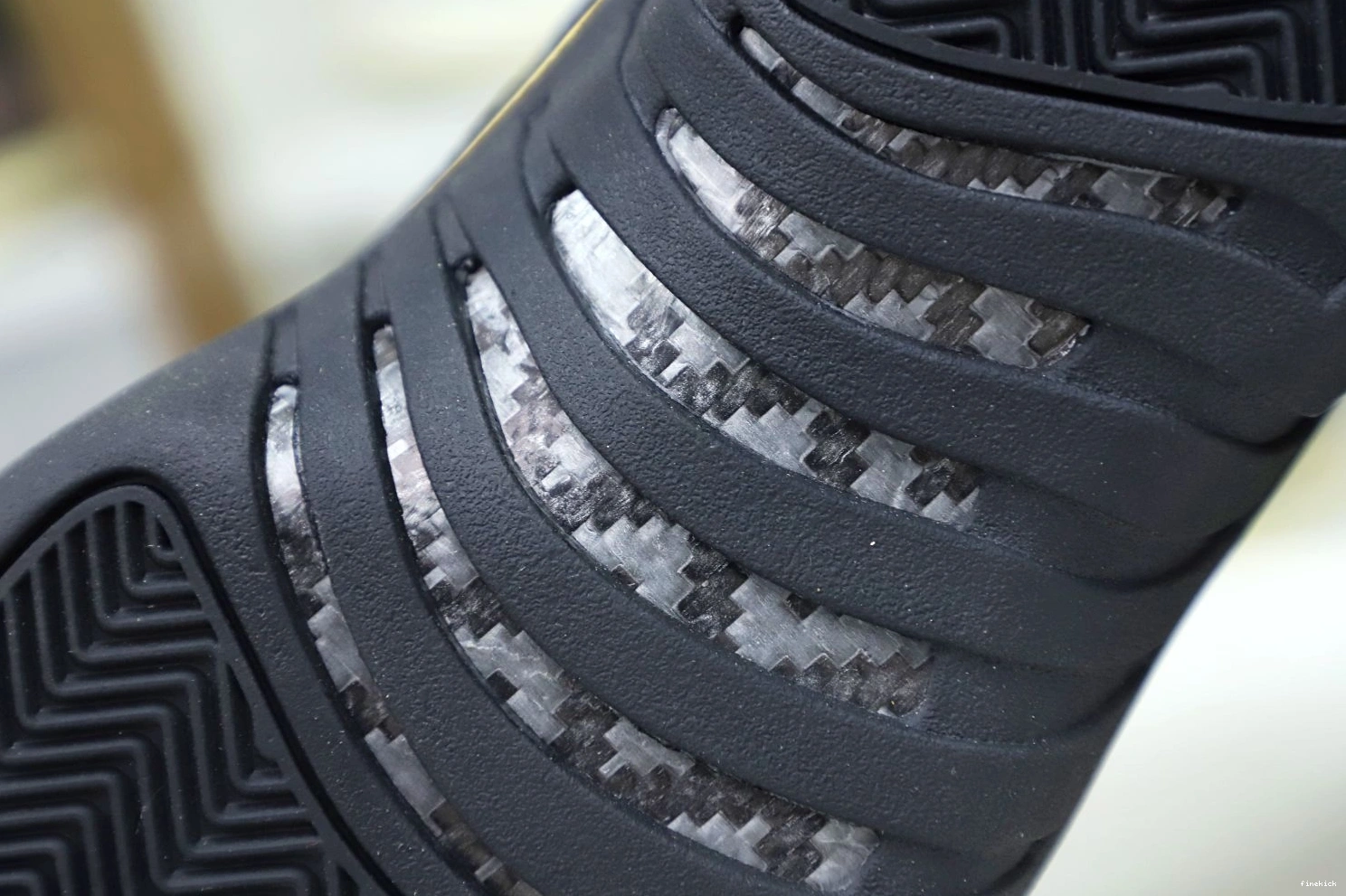 RETRO AIR JORDAN 12 'ROYALTY' 0814